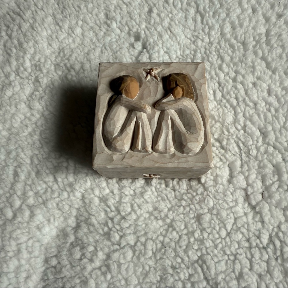 Willow Tree “Friendship” box.